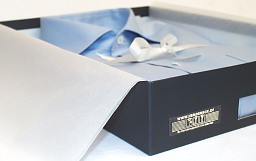 Mit Monogramm besticktes Hemd